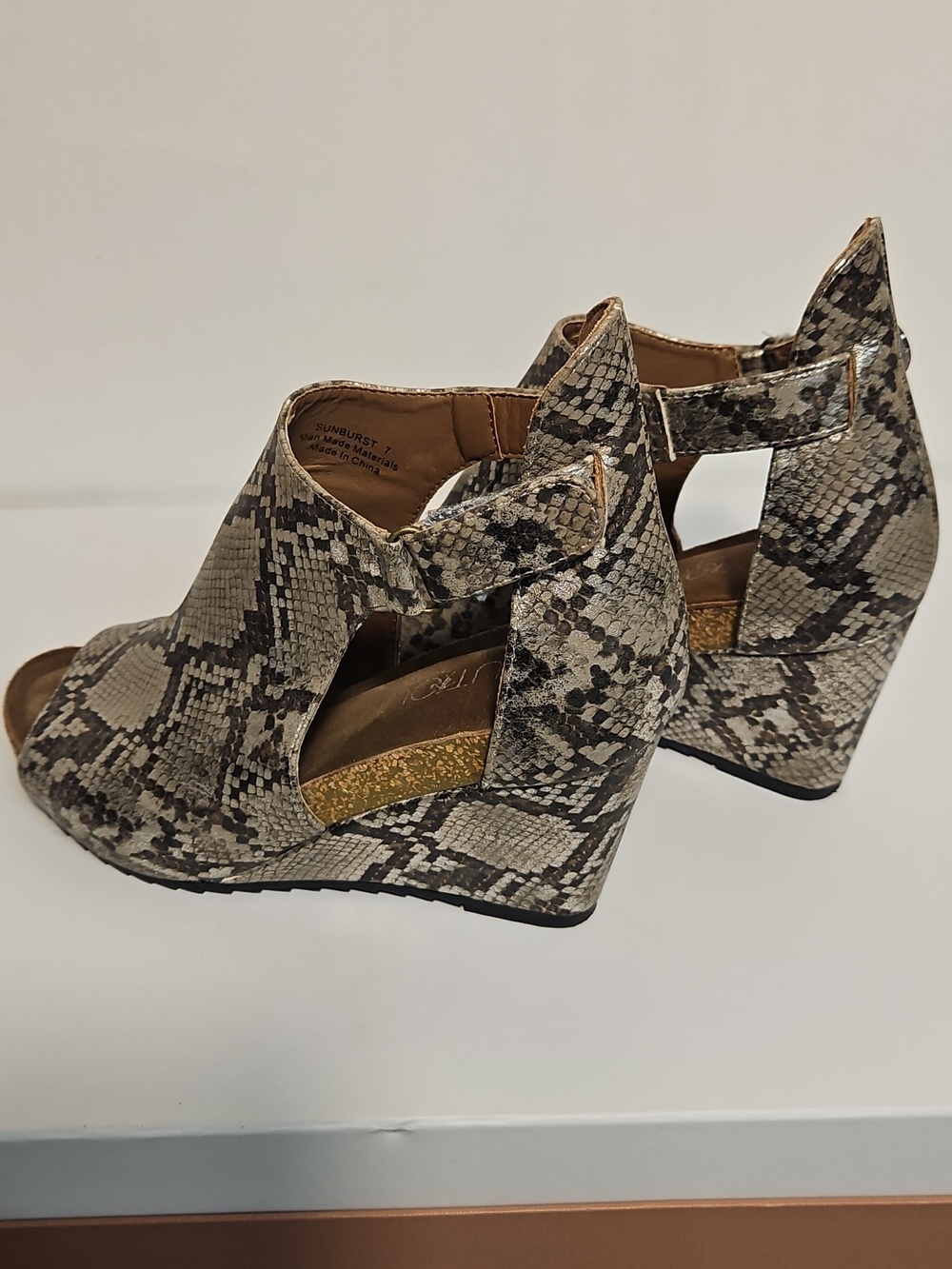 Corkys Wedge Peep-Toe Shoes - Metallic Brown Snakeskin Size 7 - Picture 5 of 9